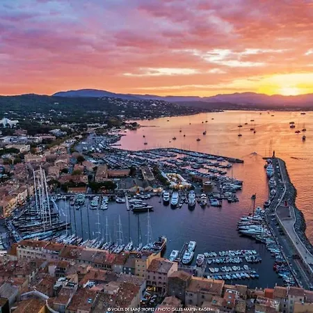 Tropez Hip T4 Centre Piscine Parking 100 M