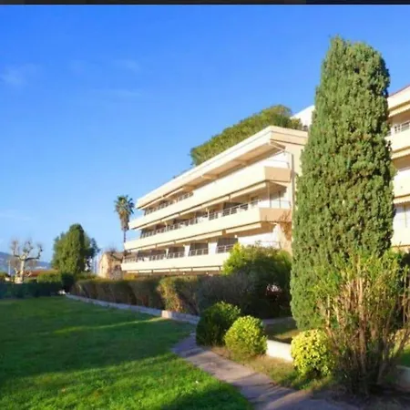 Tropez Hip T4 Centre Piscine Parking 100 M